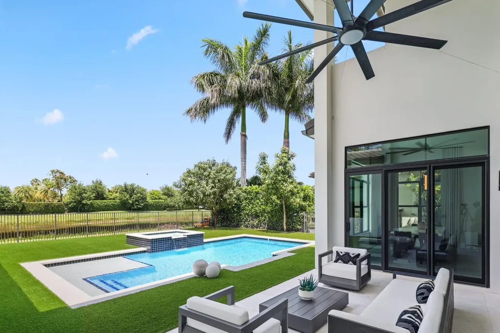 9275 Biaggio Road Boca Raton FL 33496