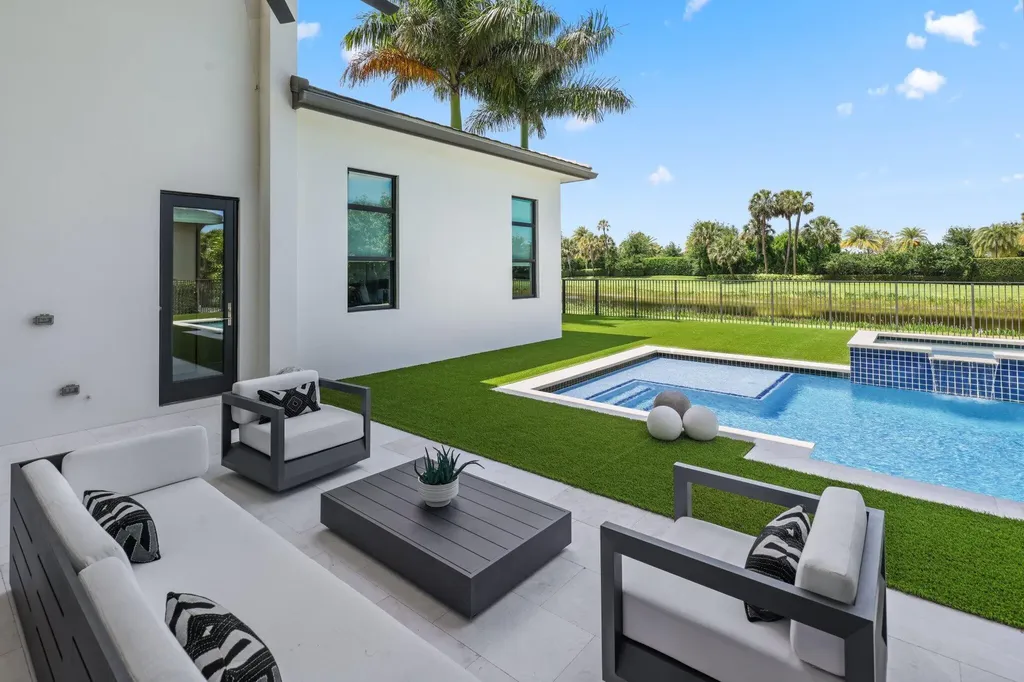9275 Biaggio Road Boca Raton FL 33496