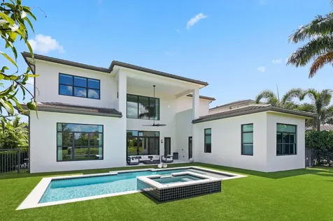 9275 Biaggio Road Boca Raton FL 33496