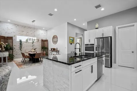 7041 Edison Place Palm Beach Gardens FL 33418