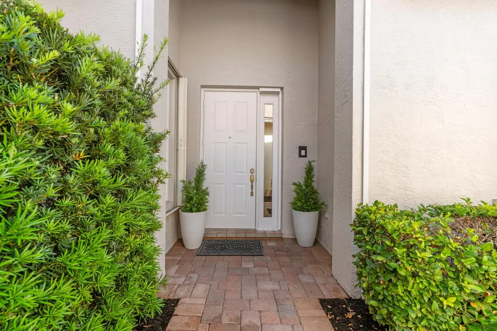 112 Isle Verde Way Palm Beach Gardens FL 33418