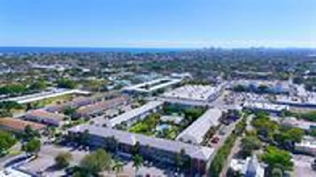 2050 NE 39th Street Lighthouse Point FL 33064