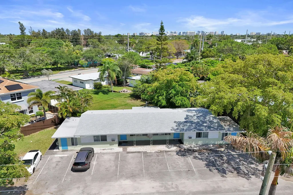 1100 NE 18th Court Fort Lauderdale FL 33305