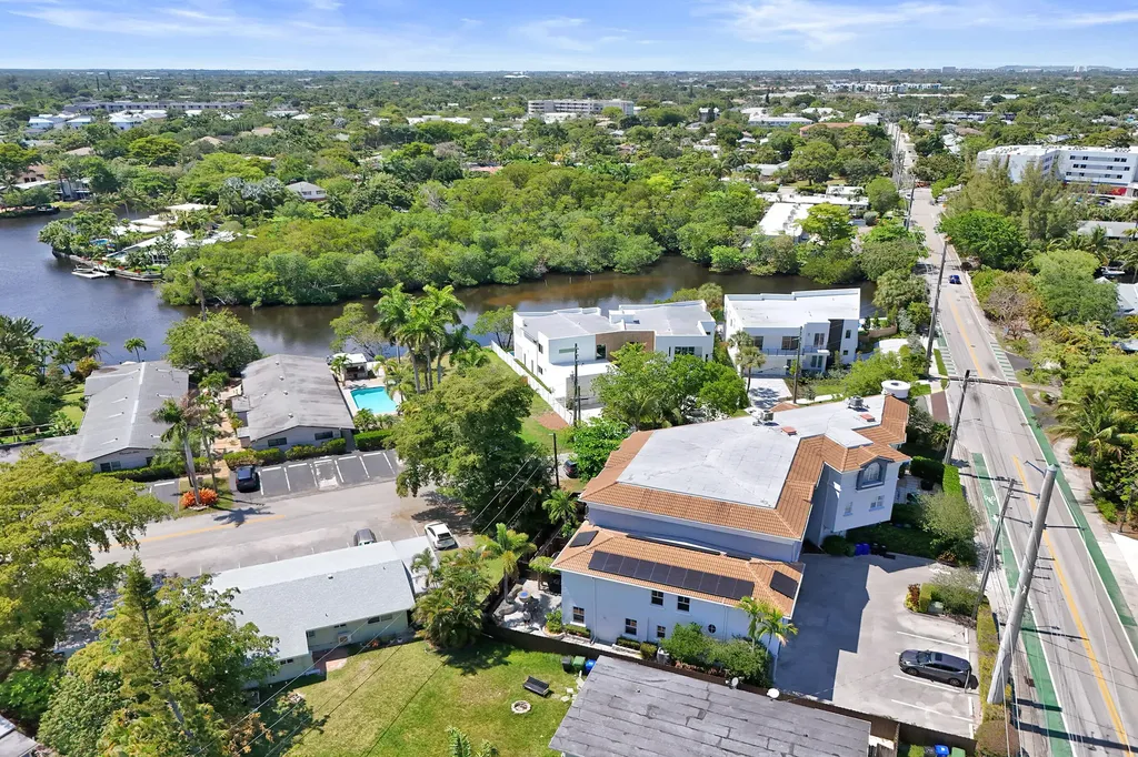 1100 NE 18th Court Fort Lauderdale FL 33305