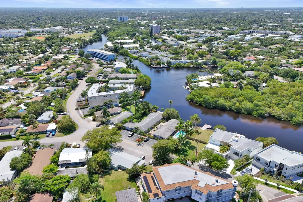 1100 NE 18th Court Fort Lauderdale FL 33305