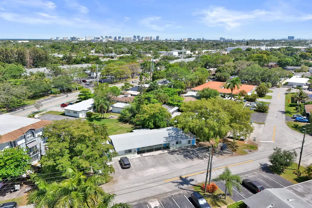1100 NE 18th Court Fort Lauderdale FL 33305