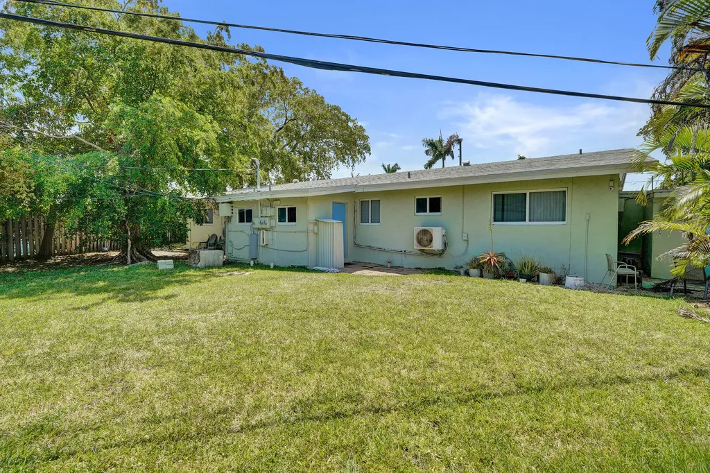 1100 NE 18th Court Fort Lauderdale FL 33305