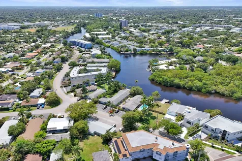 1100 NE 18th Court Fort Lauderdale FL 33305