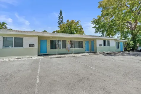 1100 NE 18th Court Fort Lauderdale FL 33305