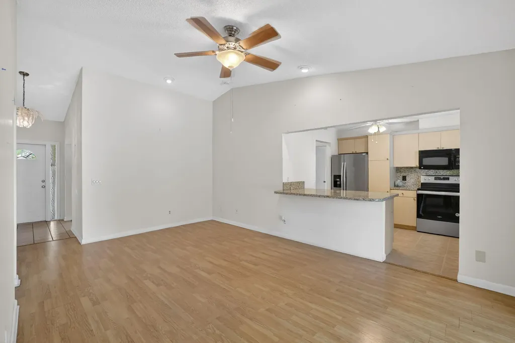 2551 NW 98th Terrace Coral Springs FL 33065