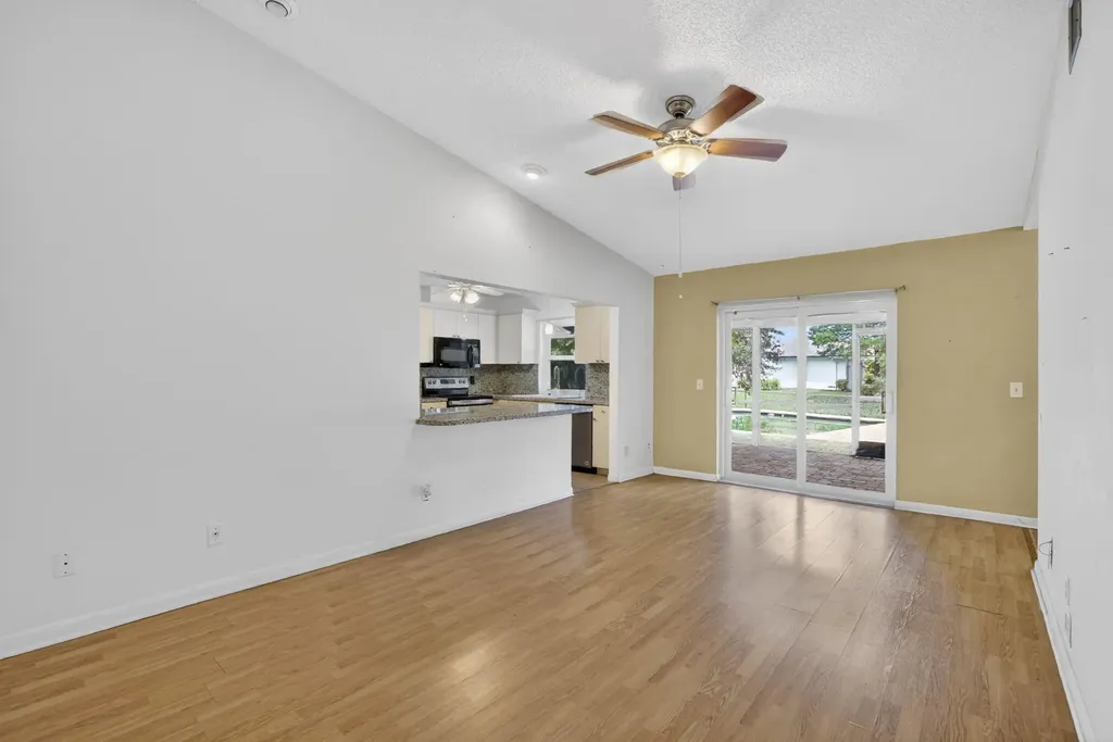 2551 NW 98th Terrace Coral Springs FL 33065