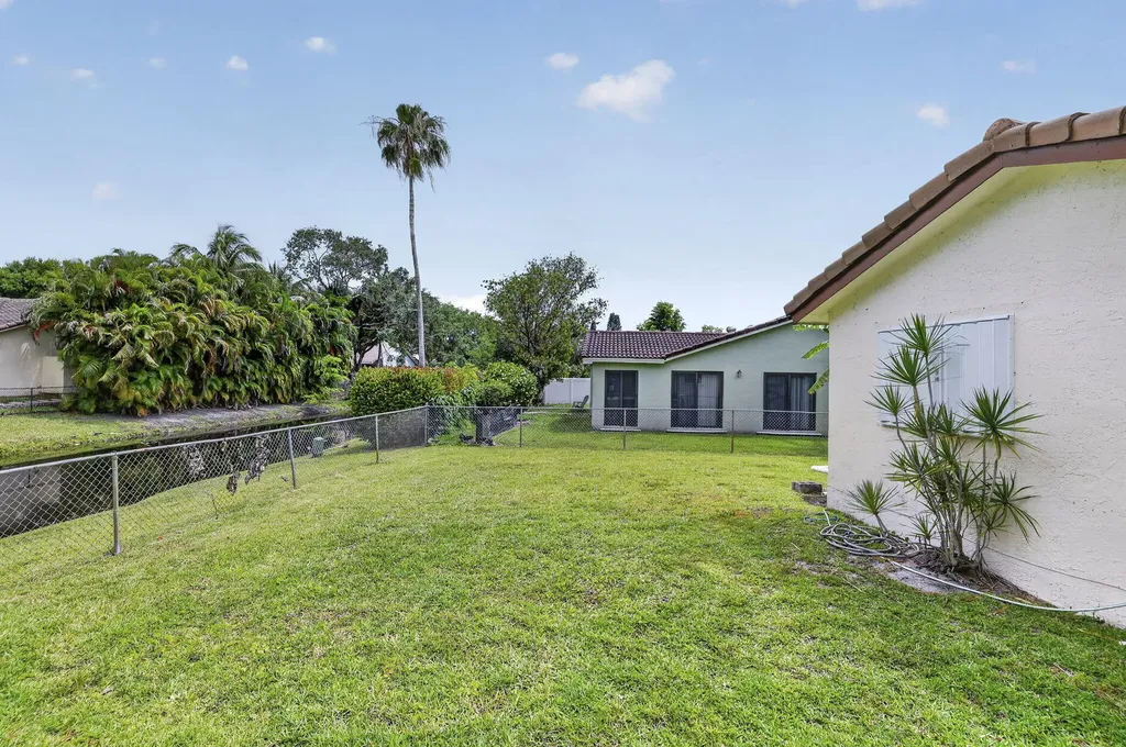 2551 NW 98th Terrace Coral Springs FL 33065