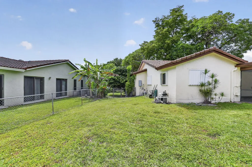 2551 NW 98th Terrace Coral Springs FL 33065