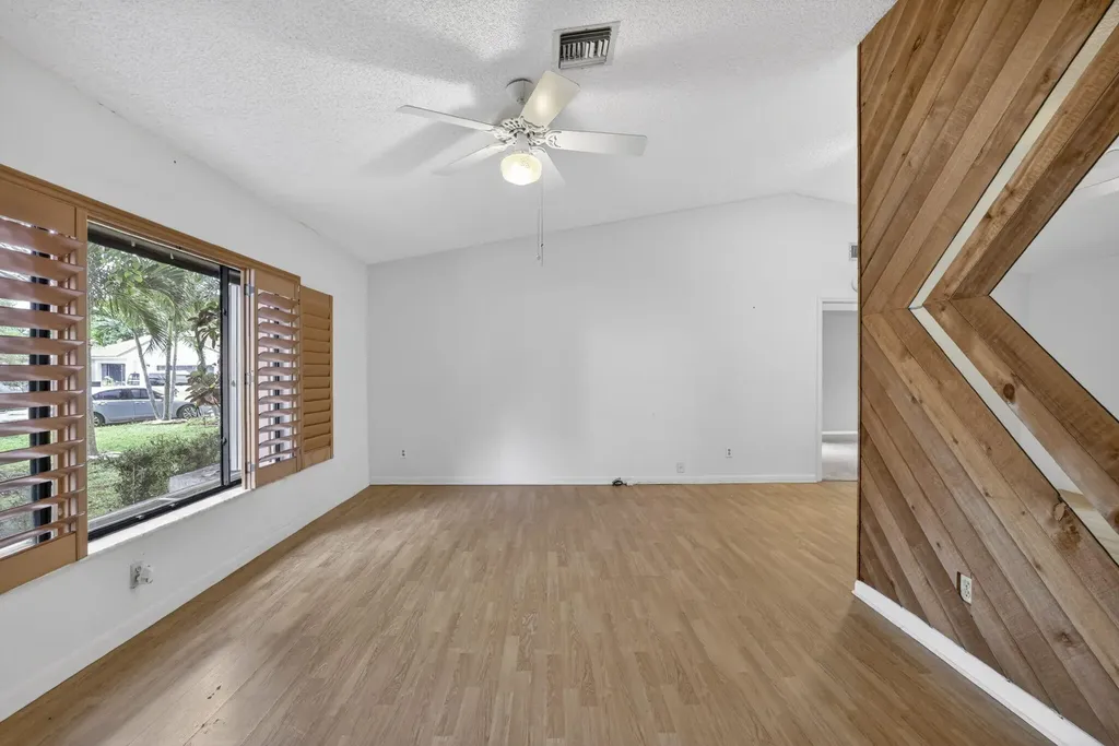 2551 NW 98th Terrace Coral Springs FL 33065