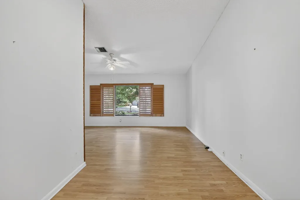 2551 NW 98th Terrace Coral Springs FL 33065