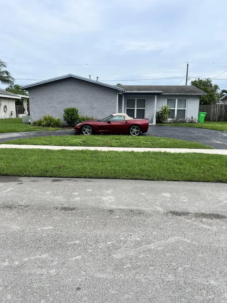 11421 NW 39th Place Sunrise FL 33323