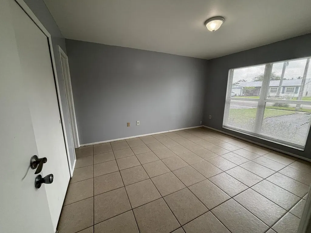 11421 NW 39th Place Sunrise FL 33323