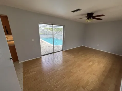 11421 NW 39th Place Sunrise FL 33323
