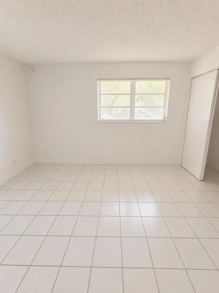 1150 NE 17th Court Fort Lauderdale FL 33305