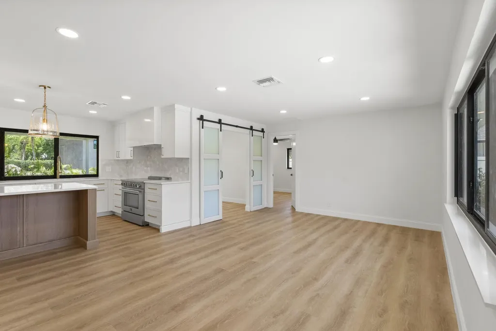 128 W Norfolk Road Jupiter FL 33469