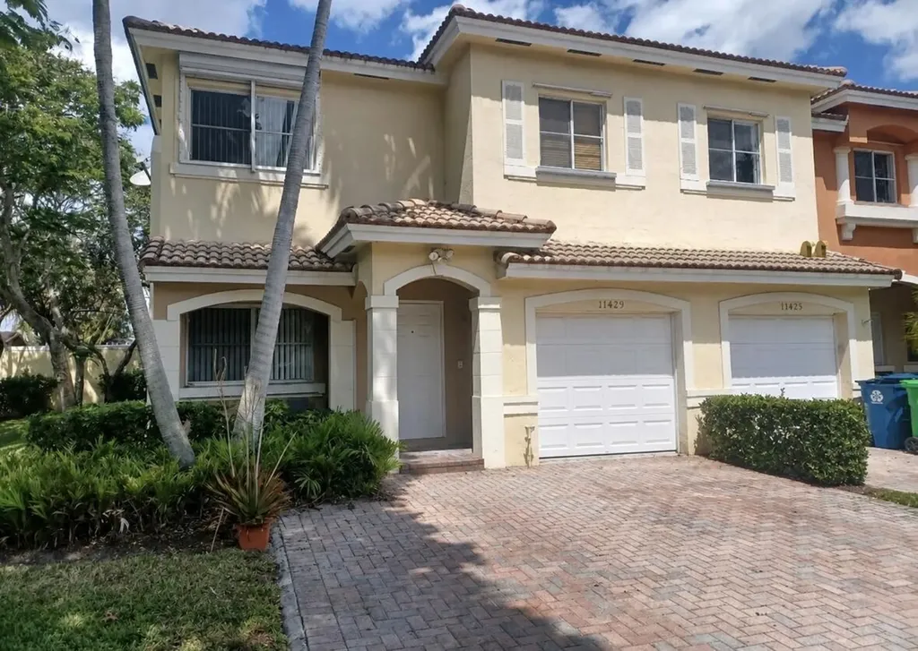 11429 NW 34th Place Sunrise FL 33323