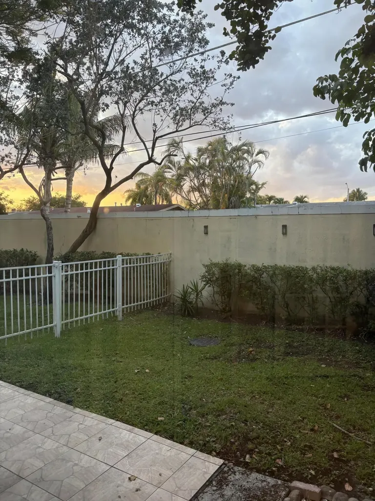 11429 NW 34th Place Sunrise FL 33323