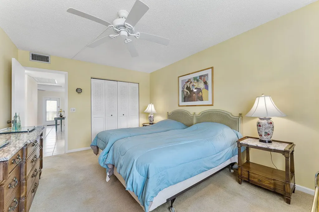 3027 Guildford B Boca Raton FL 33434