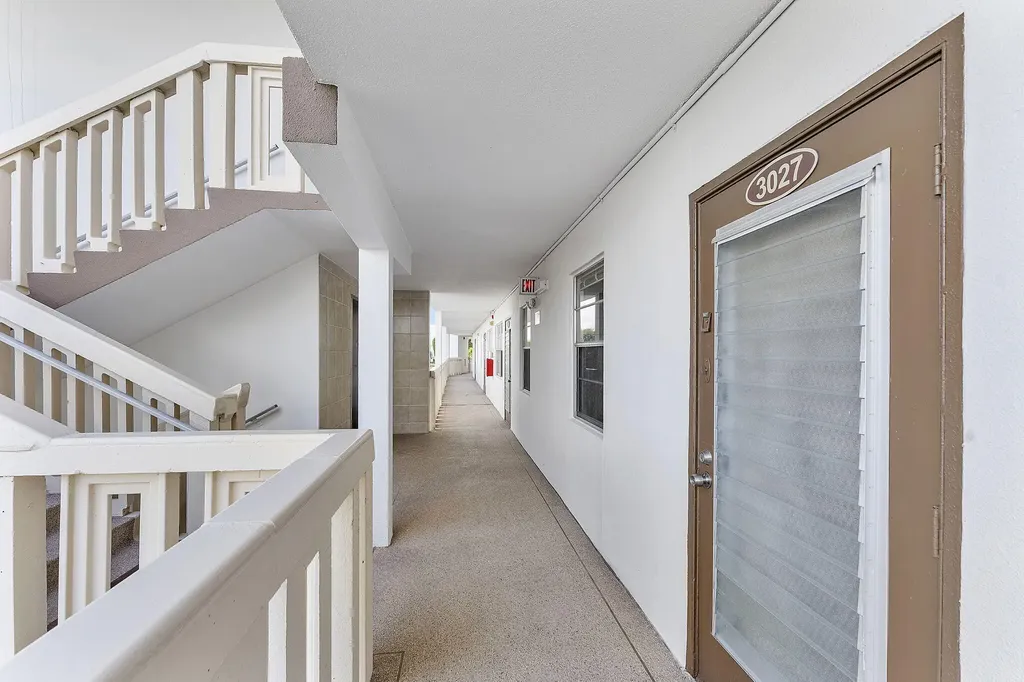 3027 Guildford B Boca Raton FL 33434