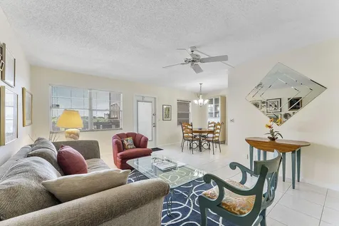 3027 Guildford B Boca Raton FL 33434