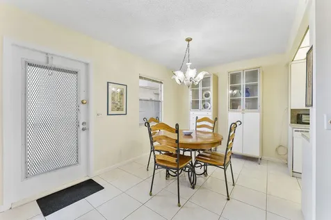 3027 Guildford B Boca Raton FL 33434