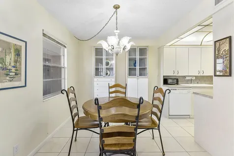 3027 Guildford B Boca Raton FL 33434