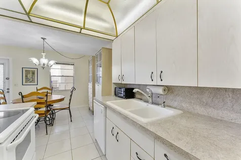 3027 Guildford B Boca Raton FL 33434