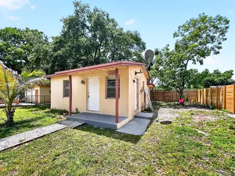 1612 N 58th Avenue Hollywood FL 33021