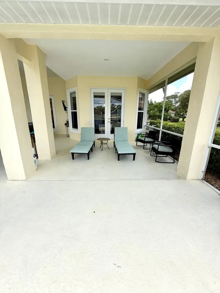 1305 SW Bent Pine Cove Port St Lucie FL 34986