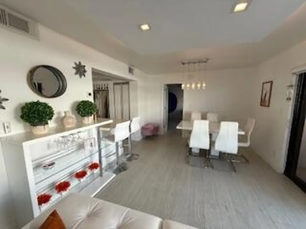 330 SE 20th Avenue Deerfield Beach FL 33441