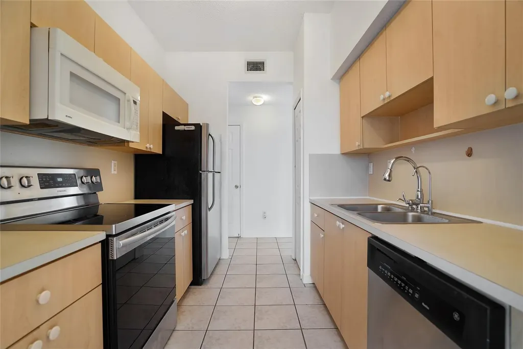 7085 Nova Drive Davie FL 33317