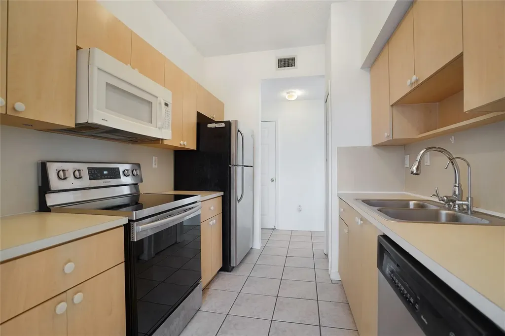 7085 Nova Drive Davie FL 33317