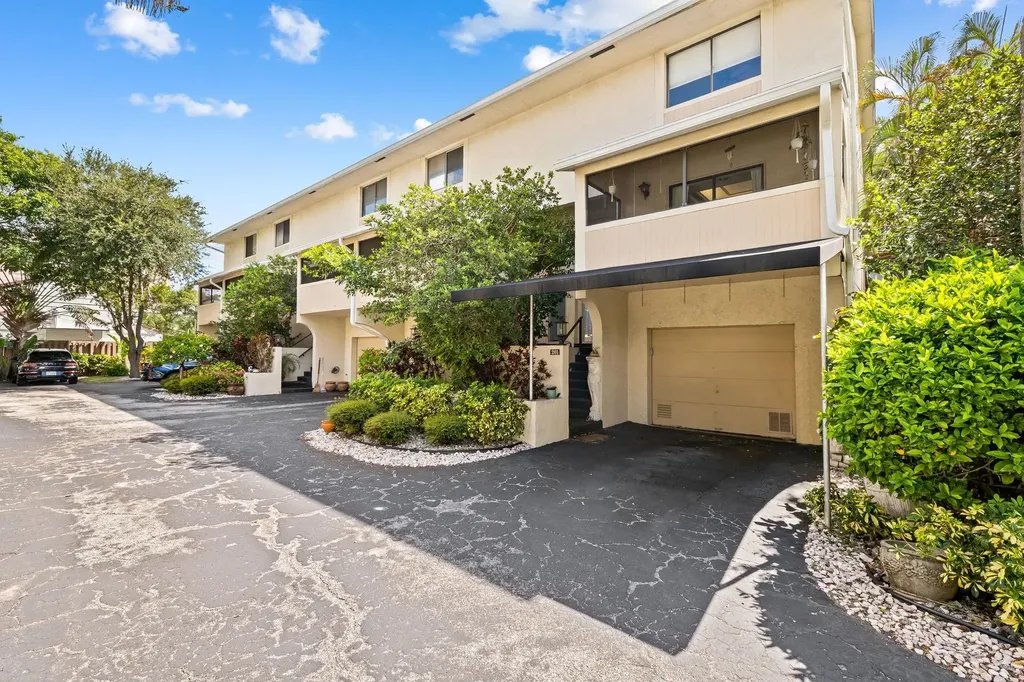3225 NE 13th Street Pompano Beach FL 33062