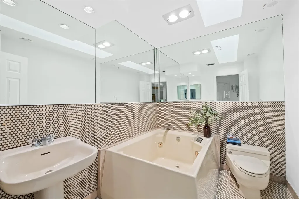 3225 NE 13th Street Pompano Beach FL 33062