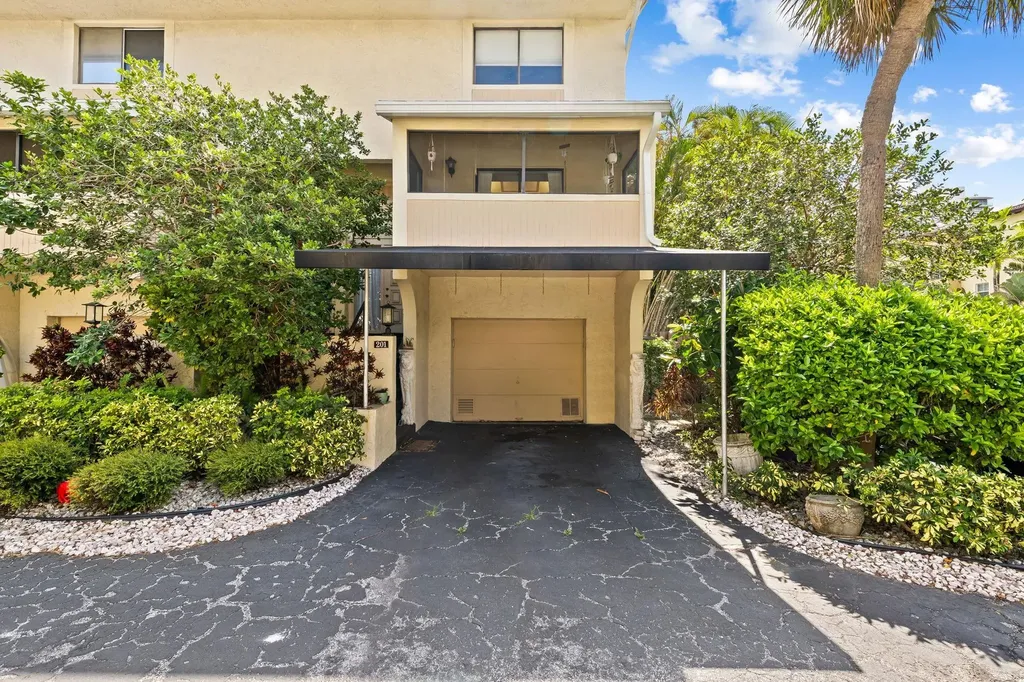 3225 NE 13th Street Pompano Beach FL 33062