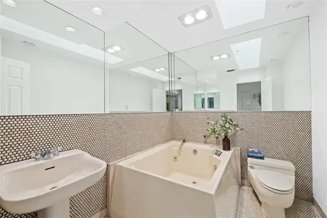 3225 NE 13th Street Pompano Beach FL 33062