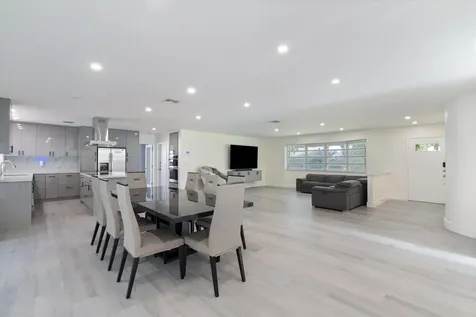 7521 SW 1st Street Plantation FL 33317