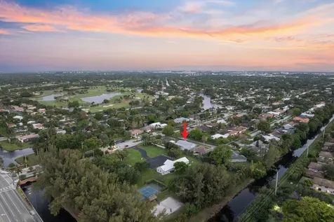 7521 SW 1st Street Plantation FL 33317