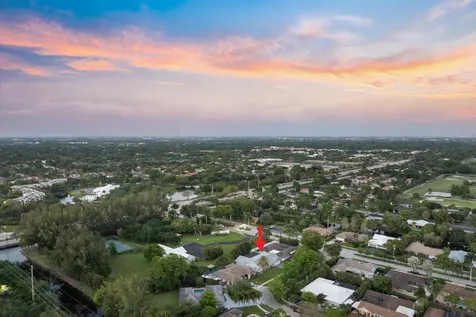7521 SW 1st Street Plantation FL 33317
