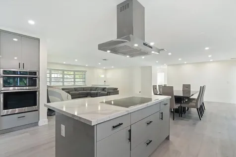 7521 SW 1st Street Plantation FL 33317
