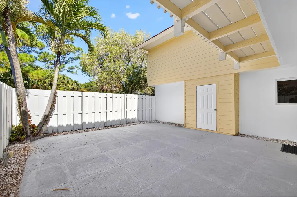 246 Seabreeze Circle Jupiter FL 33477