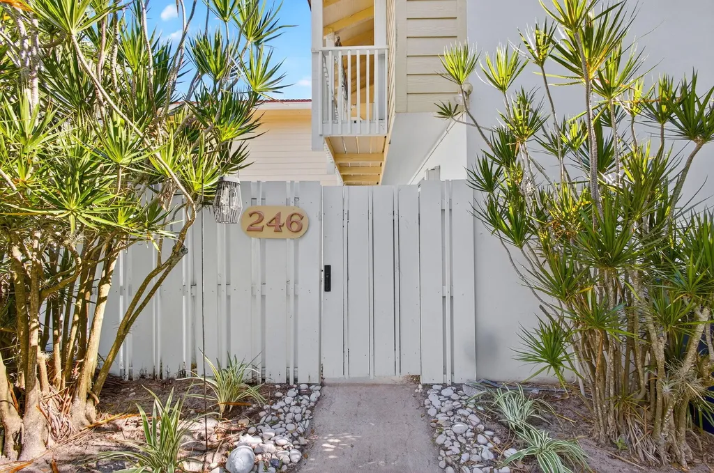 246 Seabreeze Circle Jupiter FL 33477