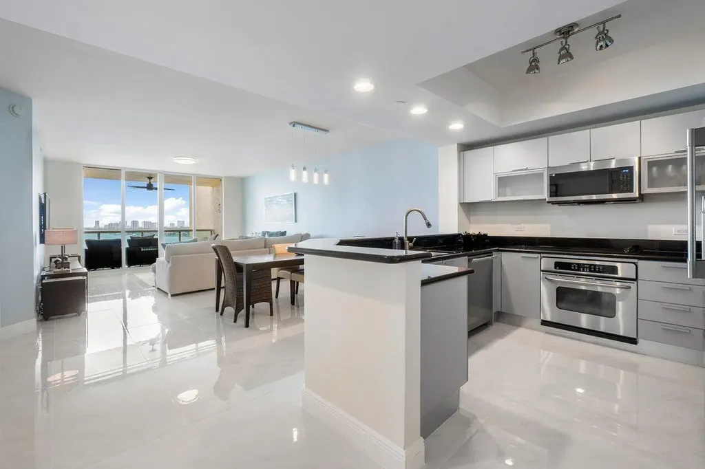 2650 Lake Shore Drive Riviera Beach FL 33404