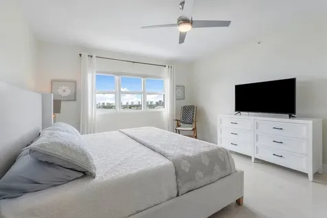 2650 Lake Shore Drive Riviera Beach FL 33404