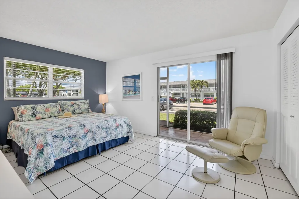 492 W Tilford Deerfield Beach FL 33442